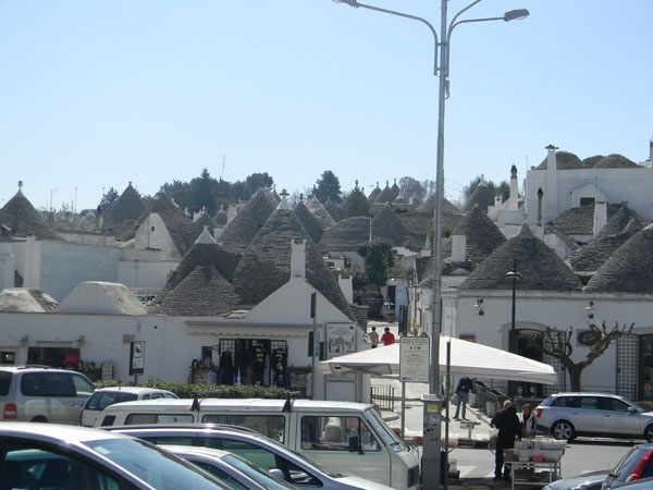 Alberobello in moto